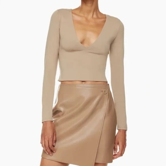 Babaton Aritzia Contour long sleeve deep v body con shirt Sz 2XS - Picture 1 of 9
